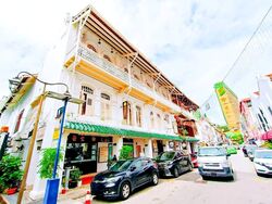 Royal At Chinatown (D1), Retail #608352761